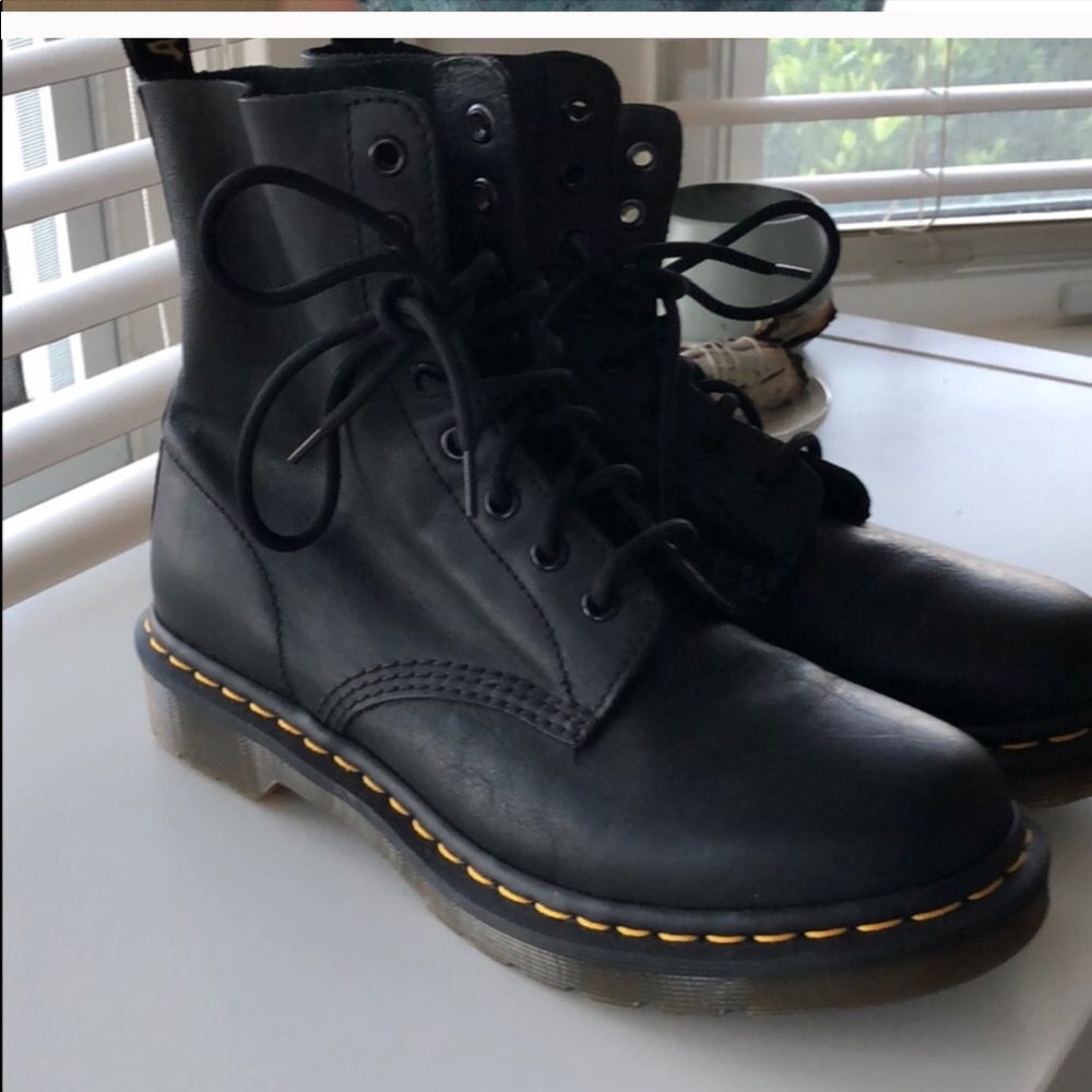 Dr.Martens black lace up